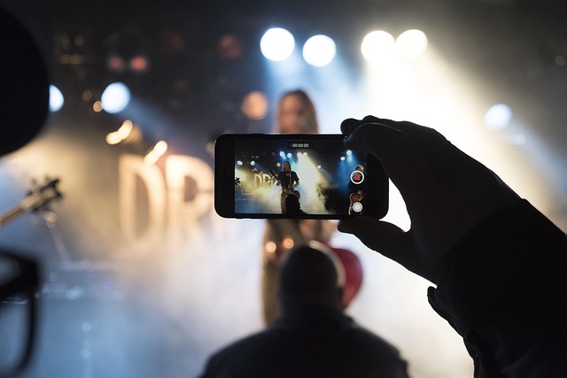 Engaging corporate event videography showcasing key speakers and audience reactions